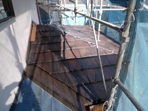 泉南市　１階屋根葺替え工事　外装リフレッシュ　ルーガ鉄平 下屋施工