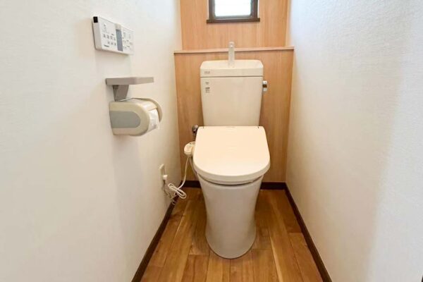 トイレリフォームで快適空間に～LIXIL アメージュ便器～