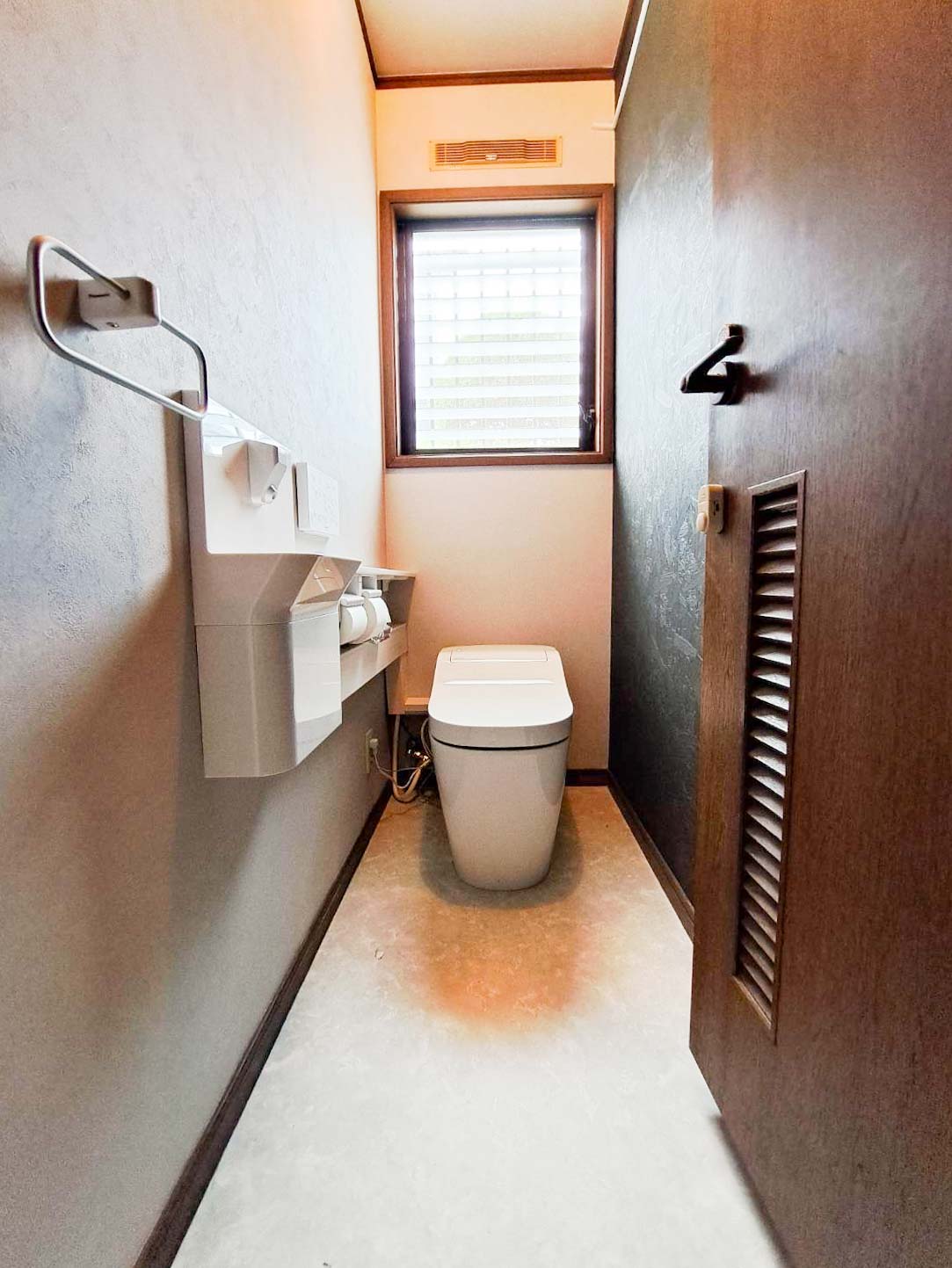 毎日のお掃除がラクに♪トイレリフォームで快適空間へ（After）
