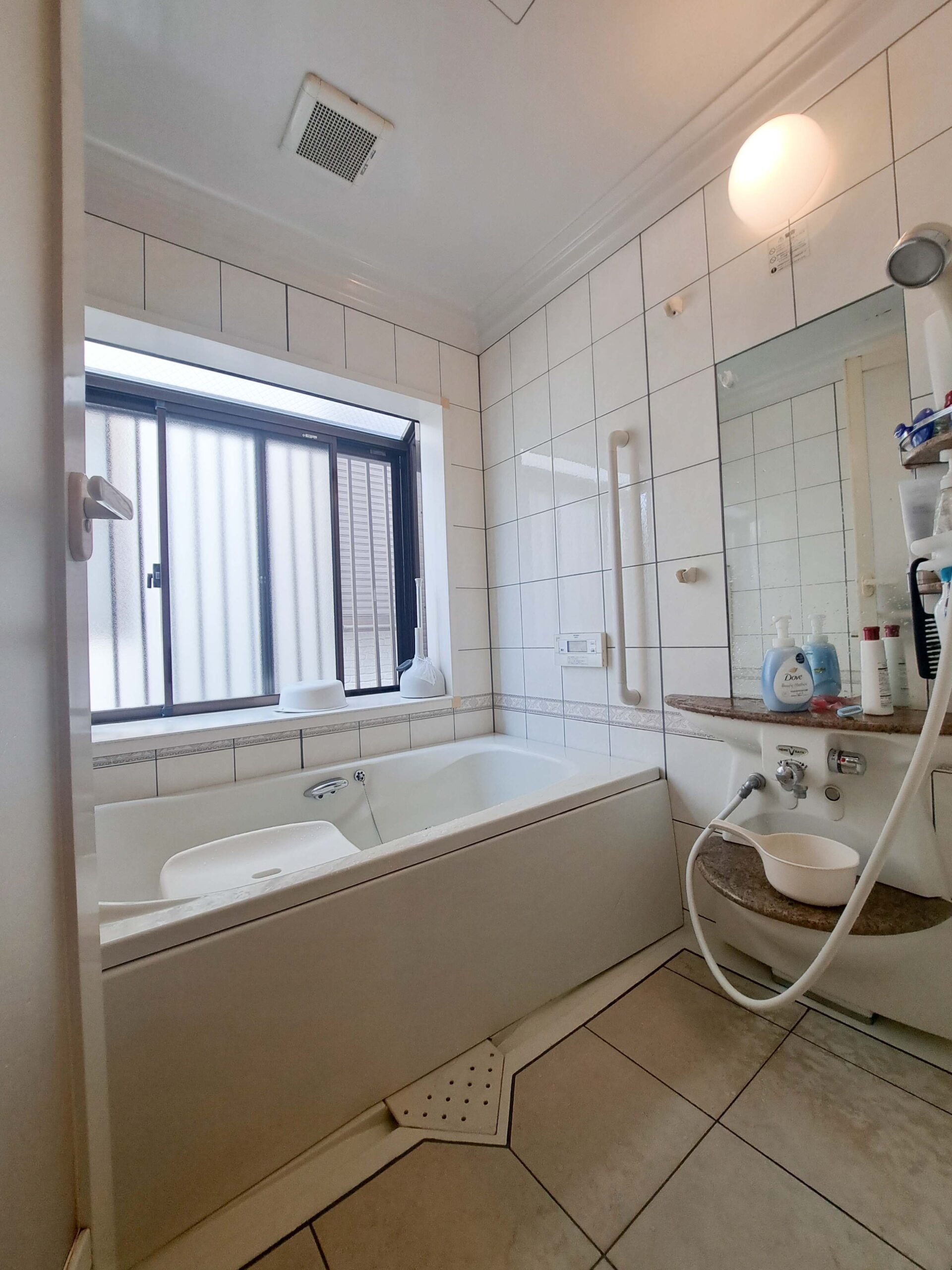 築21年の浴室を一新！Panasonic「オフローラ」で癒しのお風呂に（Before）