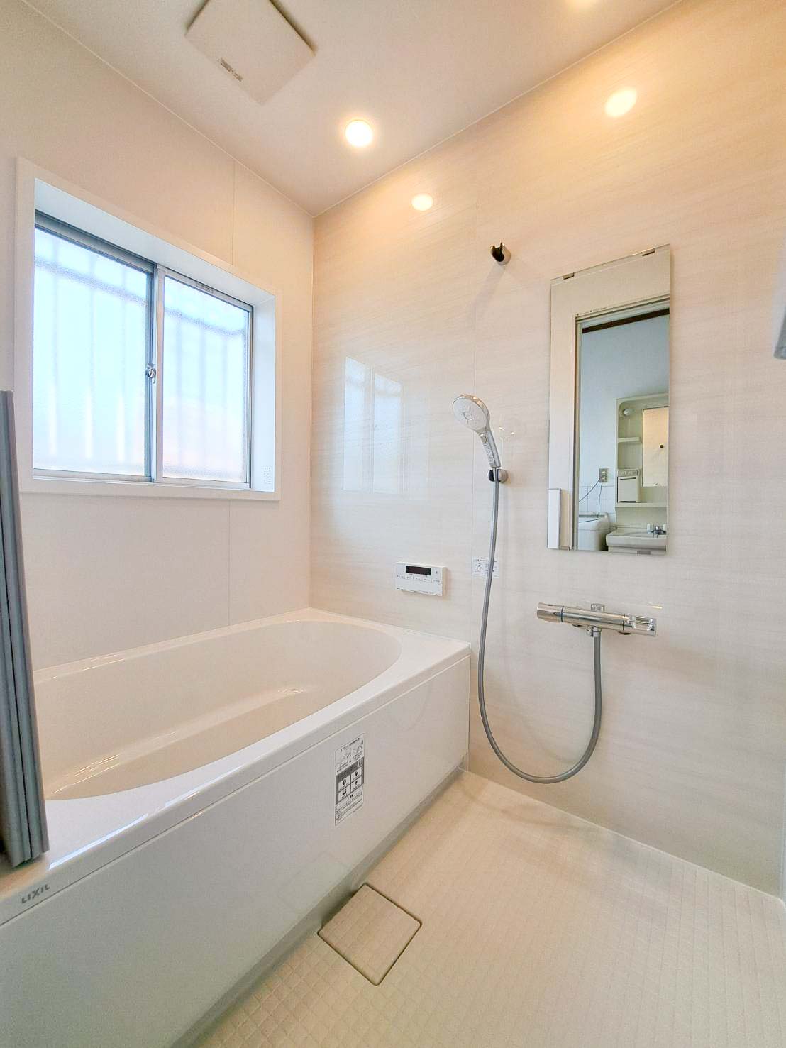 築年数の経った住まいを快適に。廊下・浴室・窓のリフォームで安心と快適をプラス(After)