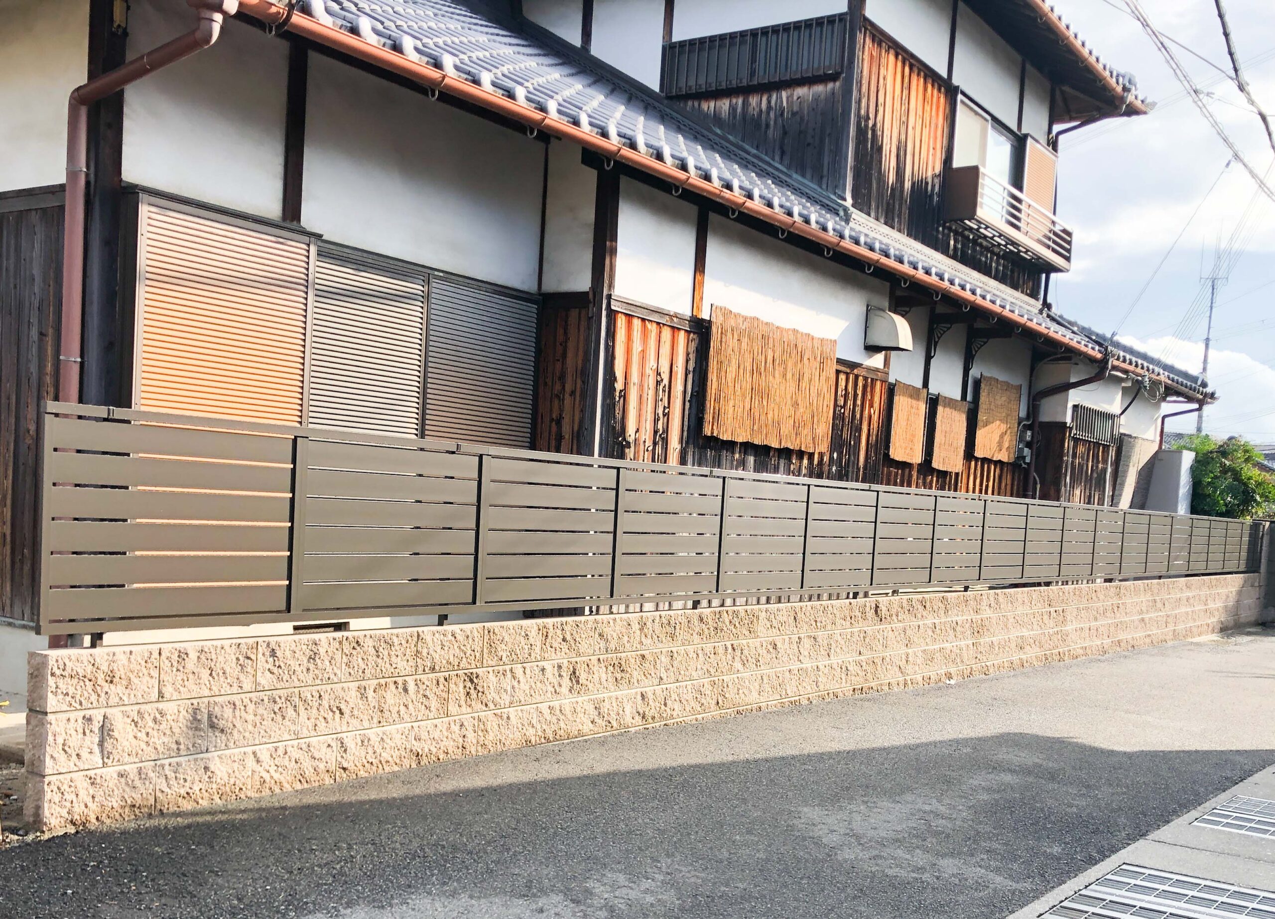 劣化したブロック塀を安全&快適に!外構の印象がぐっと変わるリフォーム事例(After)
