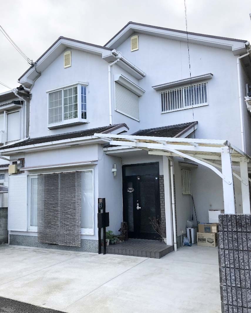 屋根・外壁リフォームで住まいを守る。見た目も性能もよみがえる外装リフォーム（Before）