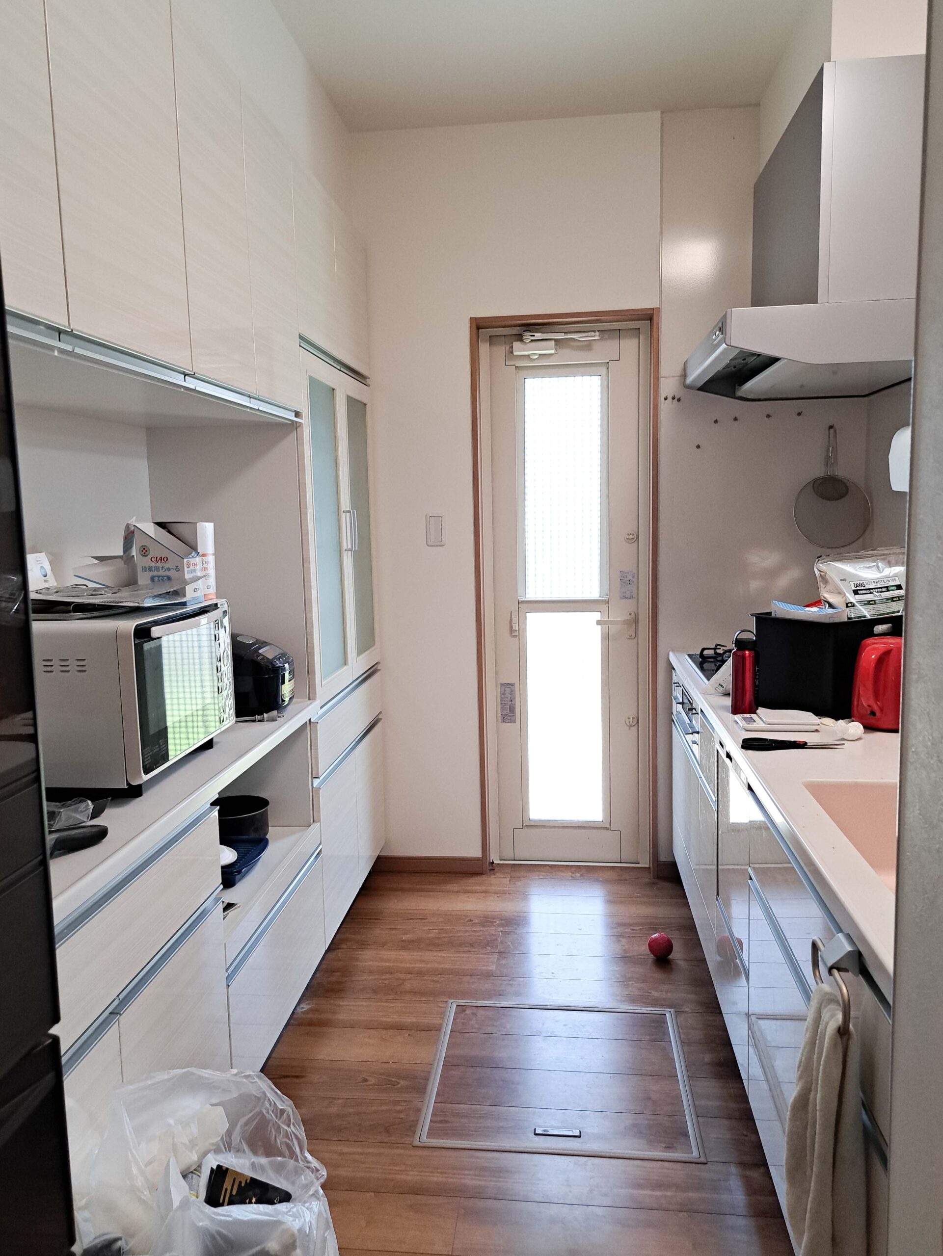 ペットと暮らす快適キッチンへ~Sクラス×トリプルワイドIH施工事例~(Before)