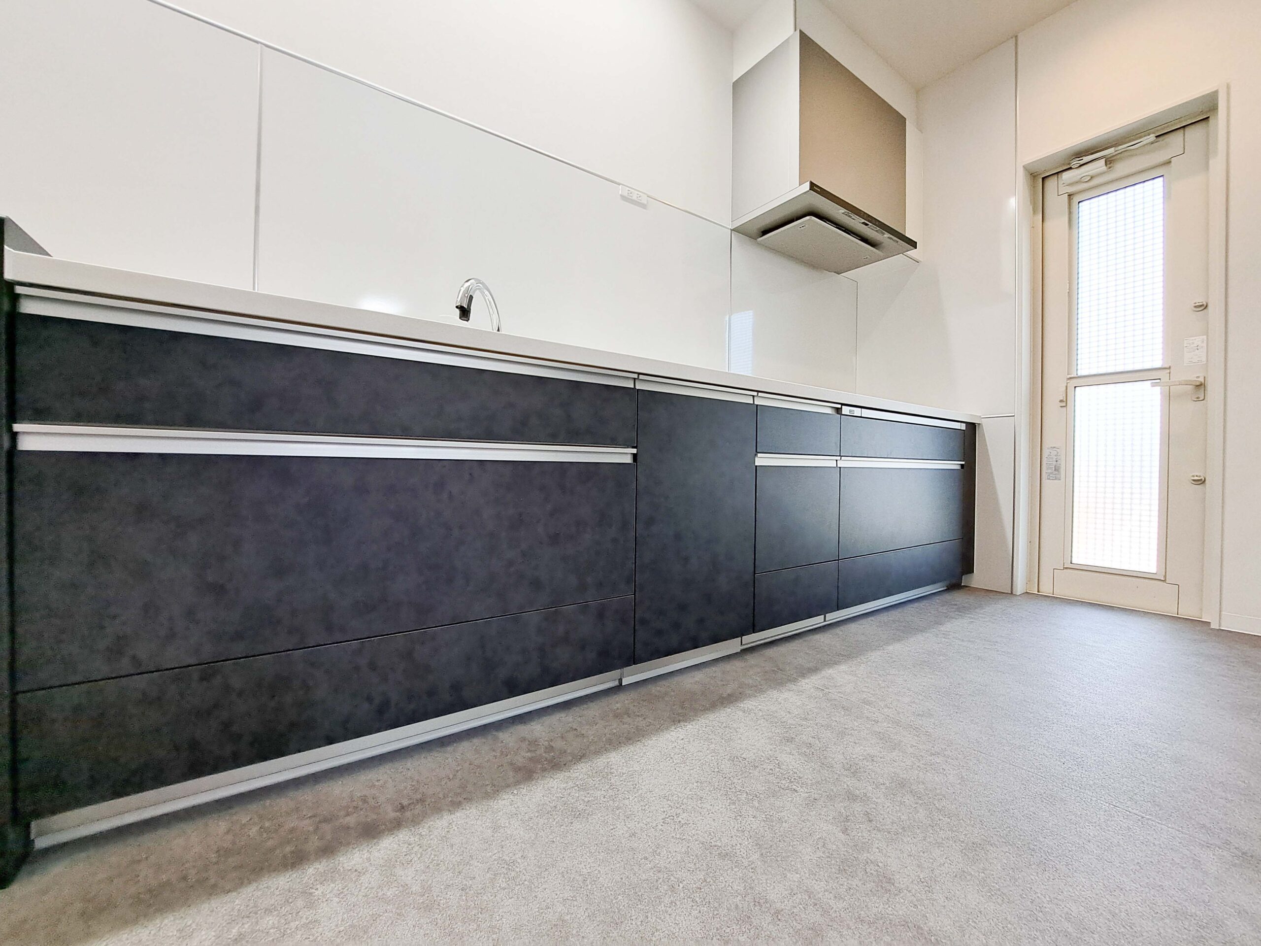 ペットと暮らす快適キッチンへ~Sクラス×トリプルワイドIH施工事例~(After)